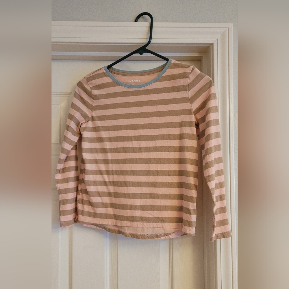 Girl's Old Navy large long-sleeved tshirt